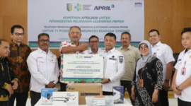 Sekda Kuansing Mewakil Bupati Kuansing Terima Alat Kesehatan