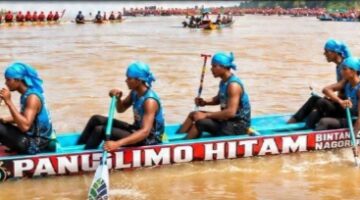 Panglimo Hitam Bintang Nagori Ketaping Jaya Ganas, Tembus Hari Ke-4 Pacu Jalur Kuantan Hilir